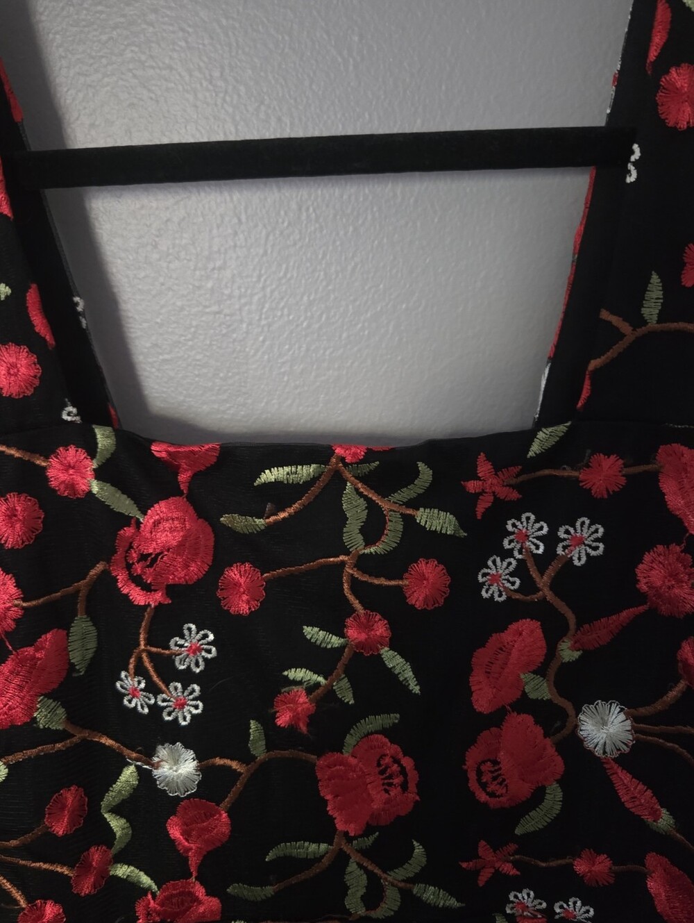 Impressions Women's Black Floral Embroidered Sheer Ruffled Midi Dress Sz M - Picture 7 of 12